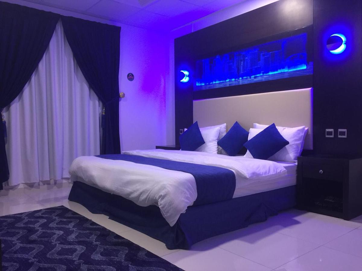 Holiday Furnished Units Дамам Екстериор снимка