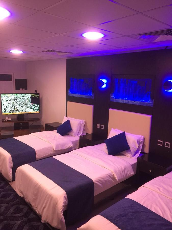 Holiday Furnished Units Дамам Екстериор снимка