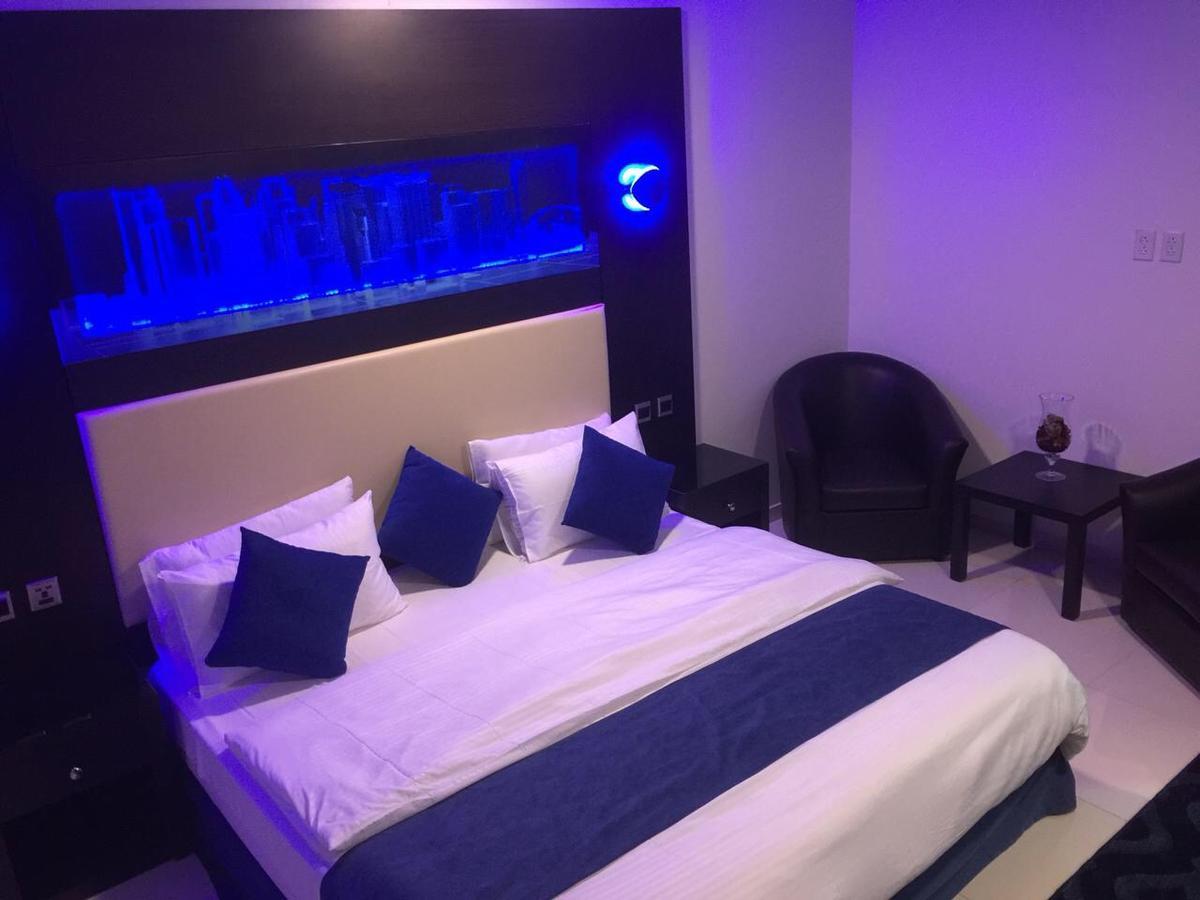 Holiday Furnished Units Дамам Екстериор снимка