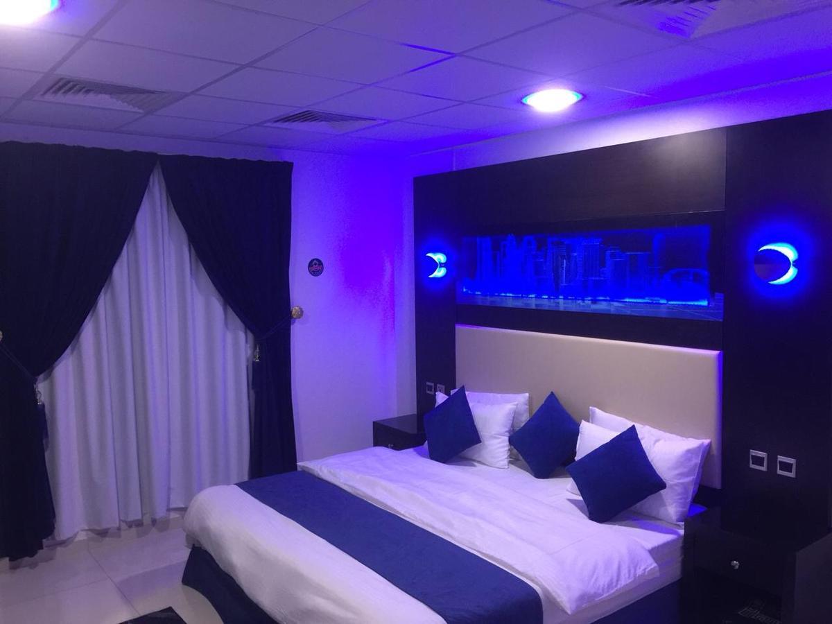Holiday Furnished Units Дамам Екстериор снимка