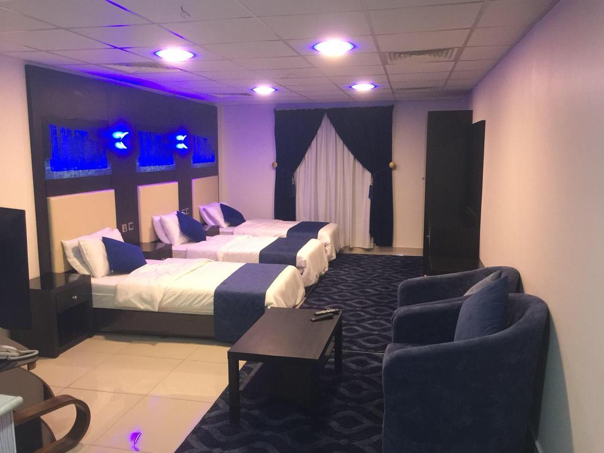 Holiday Furnished Units Дамам Екстериор снимка