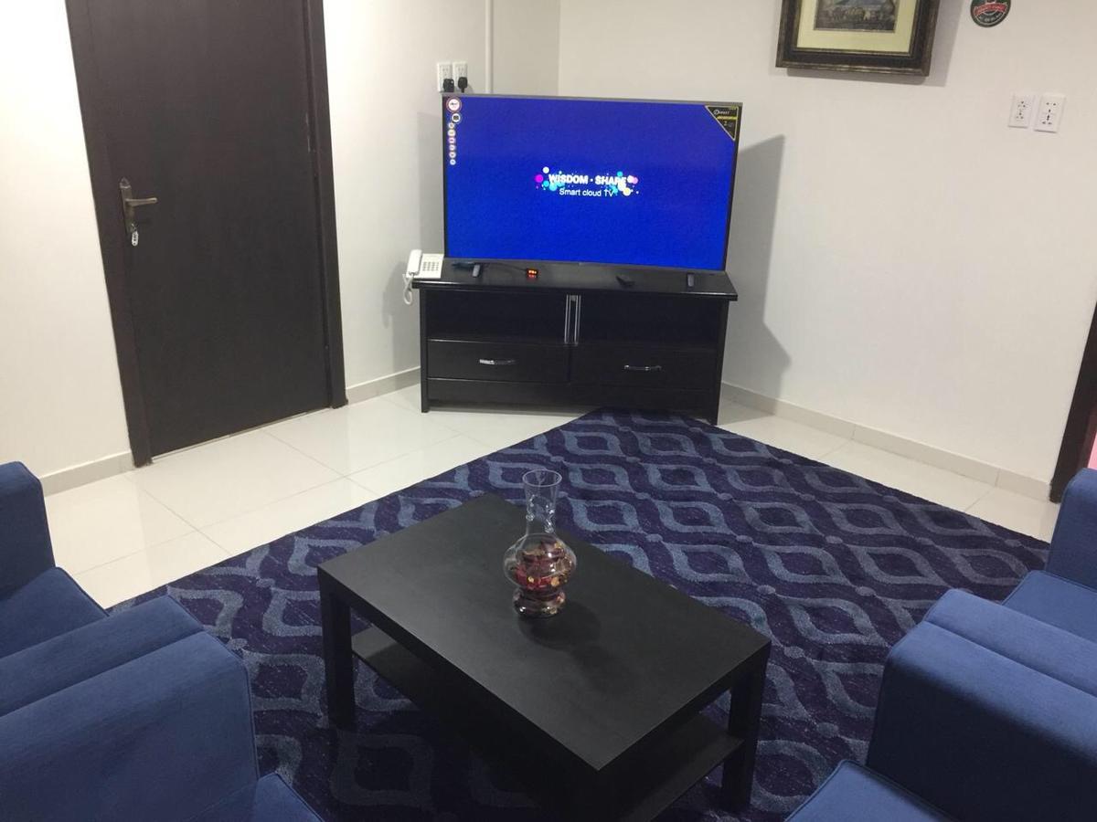 Holiday Furnished Units Дамам Екстериор снимка