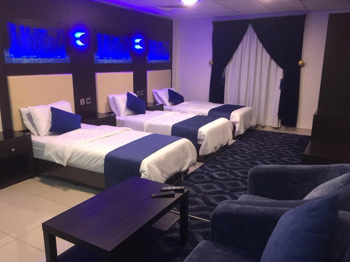 Holiday Furnished Units Дамам Екстериор снимка