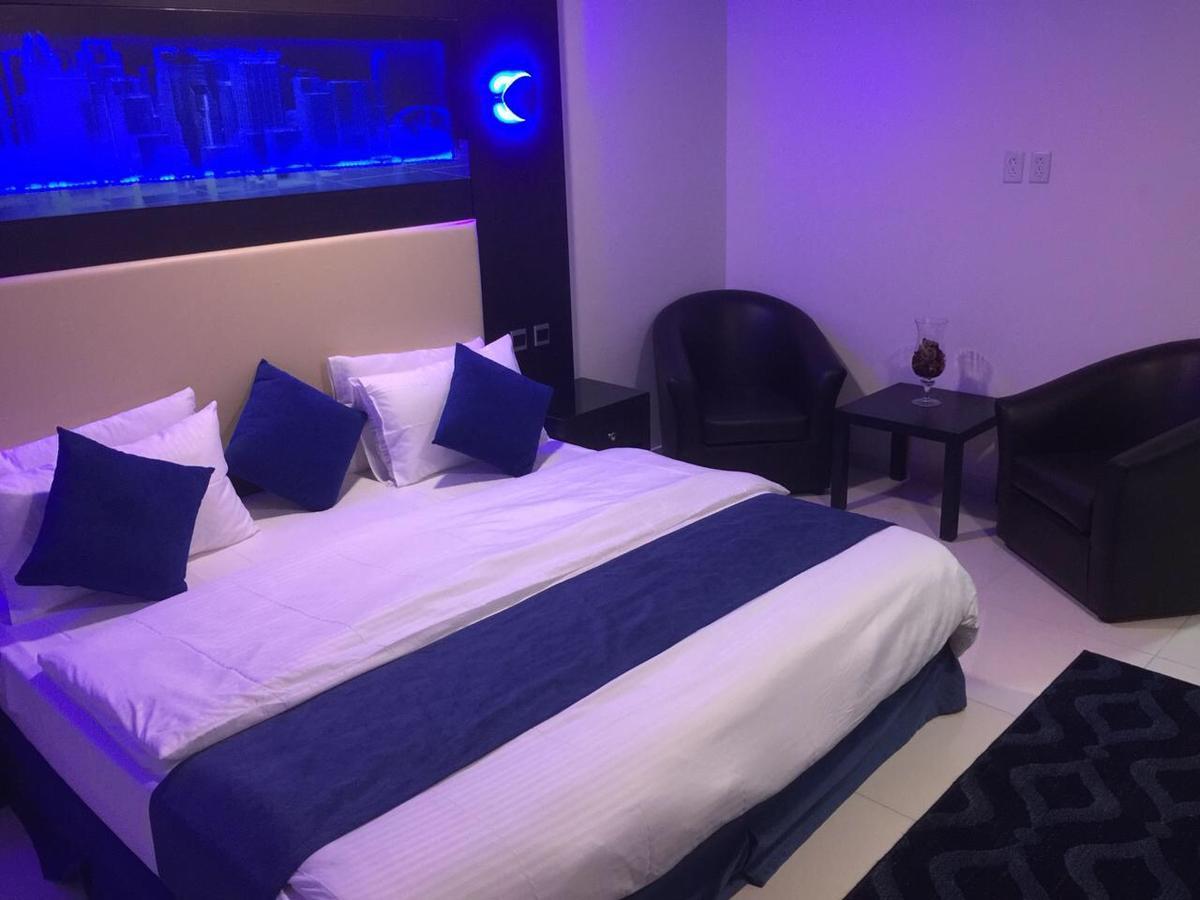 Holiday Furnished Units Дамам Екстериор снимка
