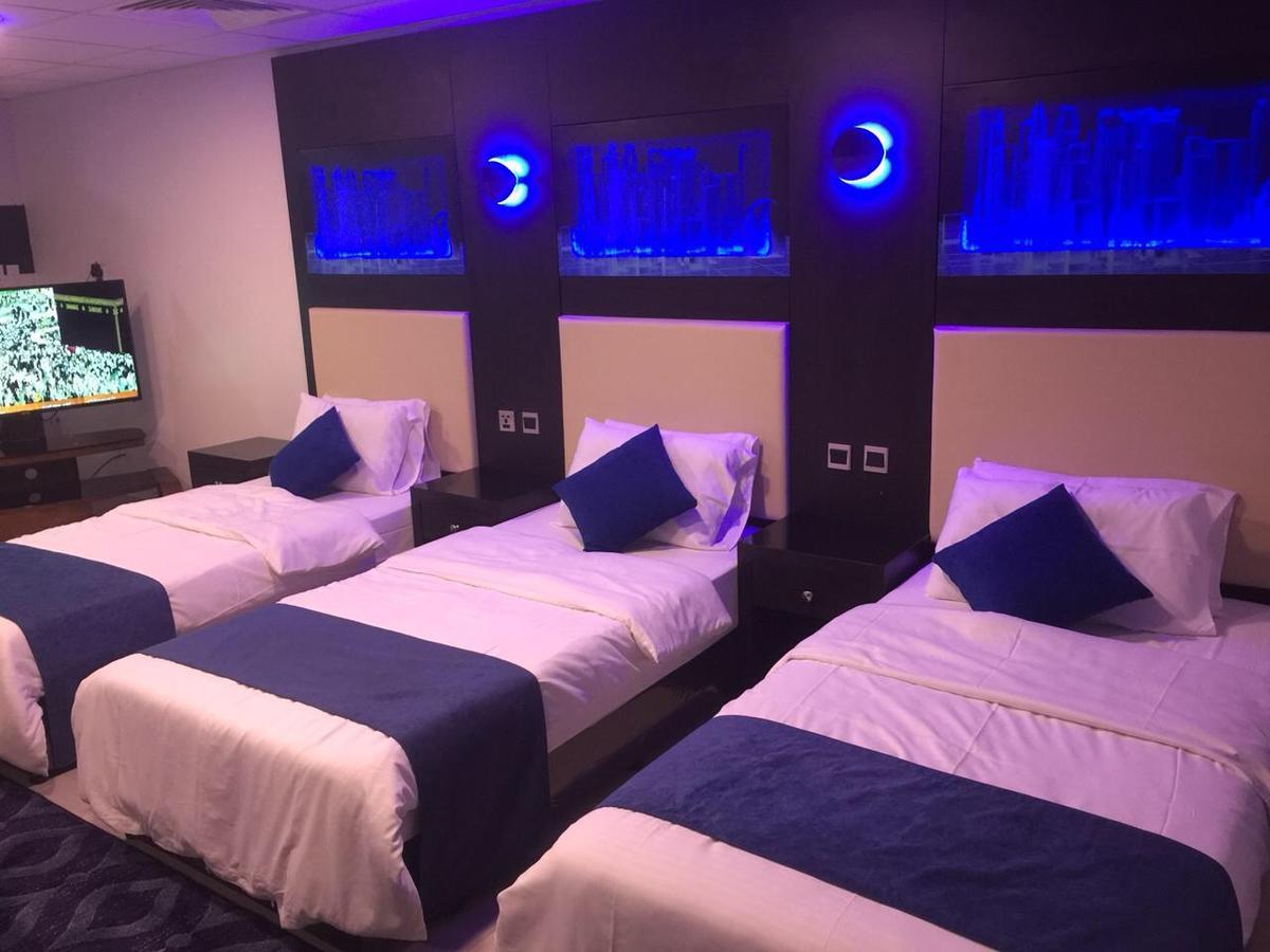 Holiday Furnished Units Дамам Екстериор снимка