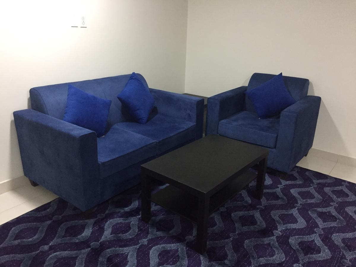 Holiday Furnished Units Дамам Екстериор снимка